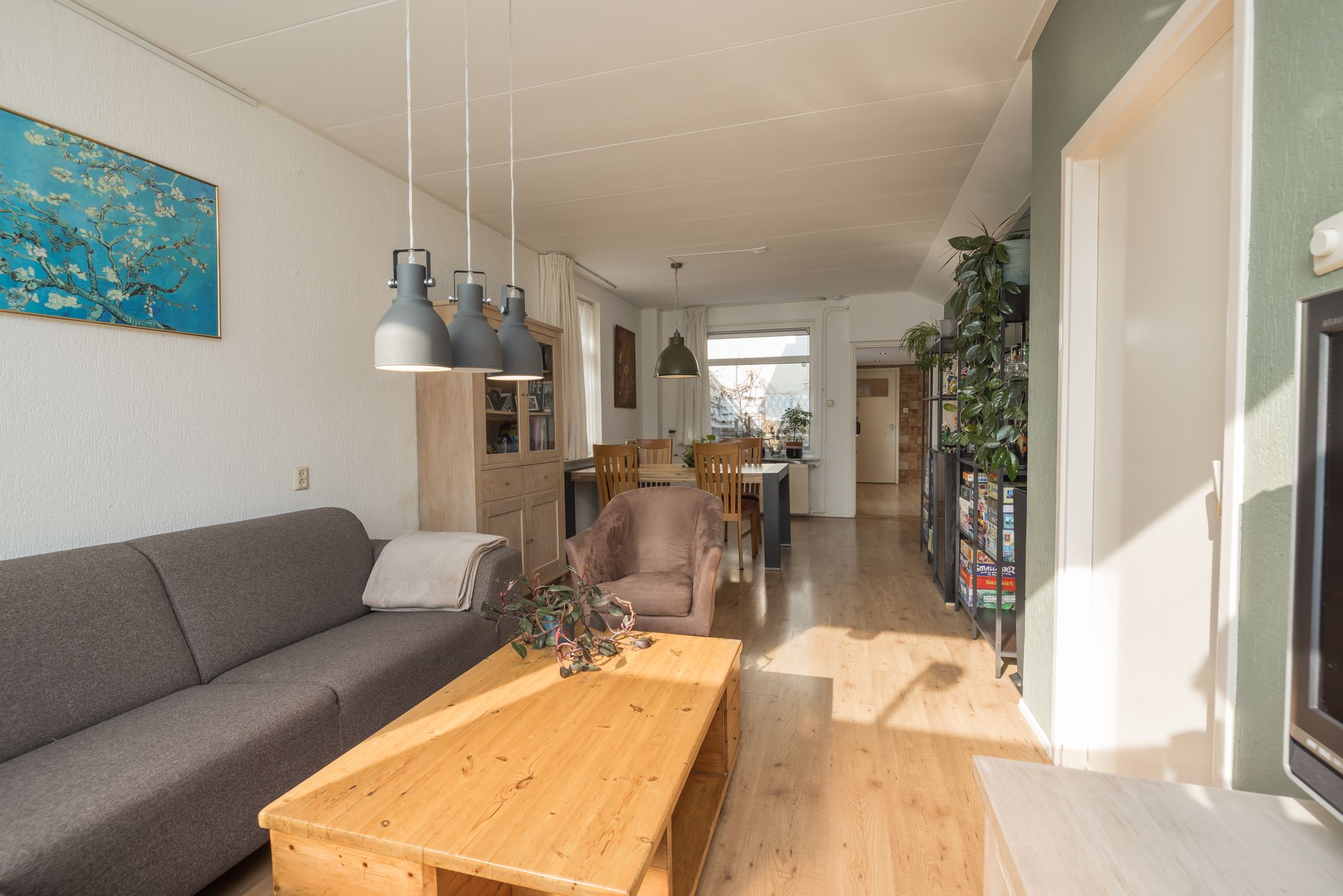 Foto 3 van van der Veldstraat 1