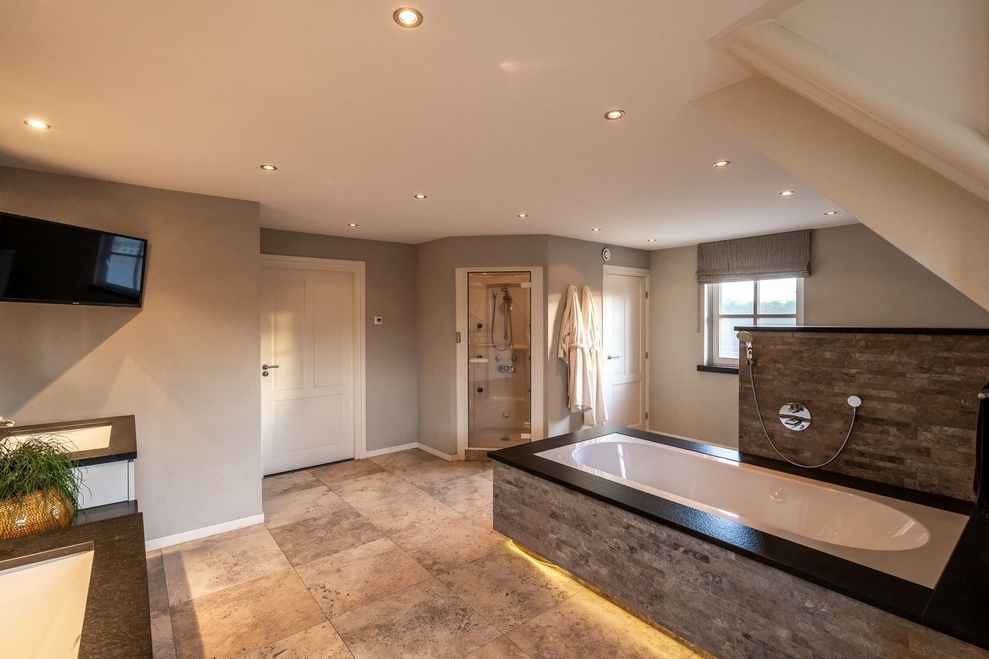 Foto 10 van Pastoor van Winkelstraat 81