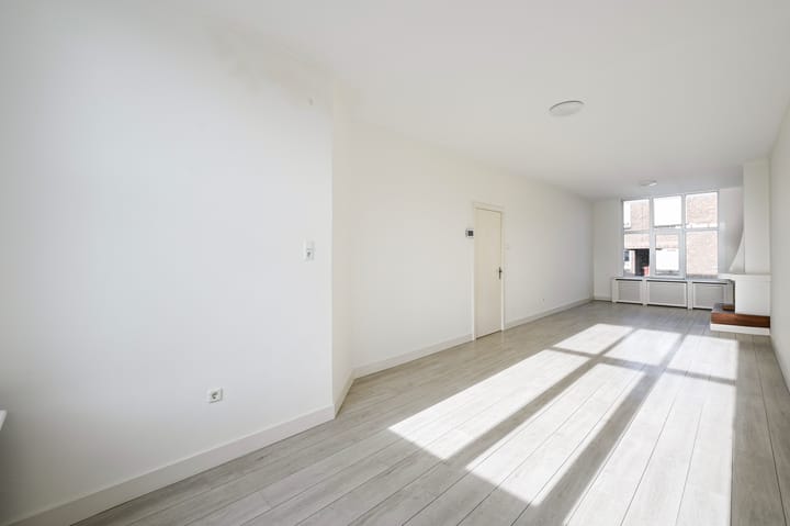 Photo 4 of van Naeltwijckstraat 82