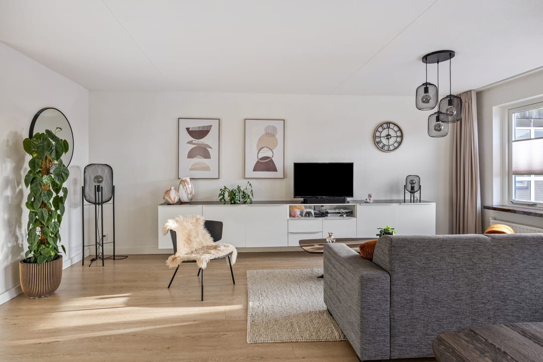 Photo 13 of Dokter Stapenséastraat 11