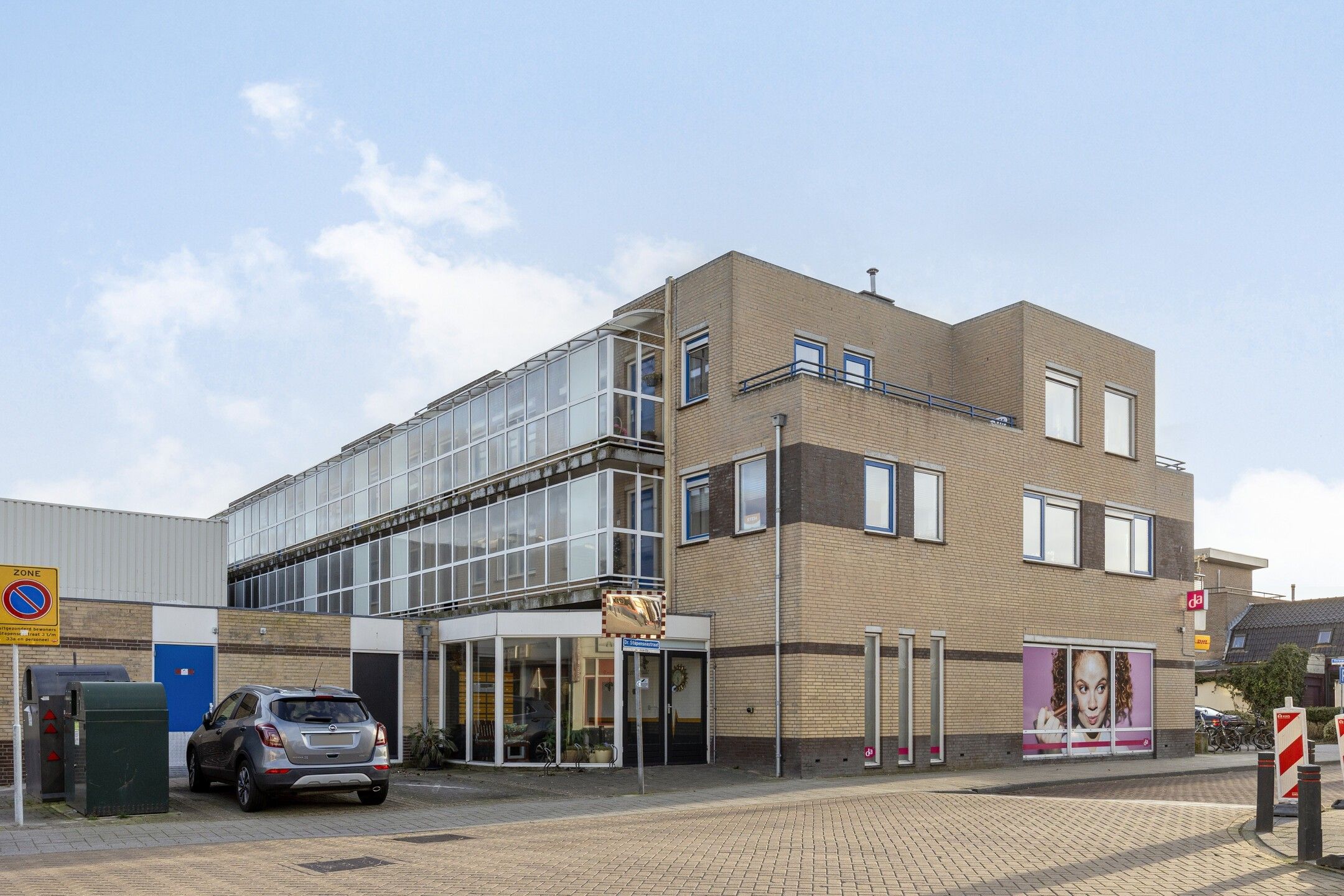 Photo 3 of Dokter Stapenséastraat 11