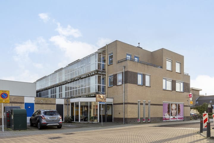 Photo 3 of Dokter Stapenséastraat 11