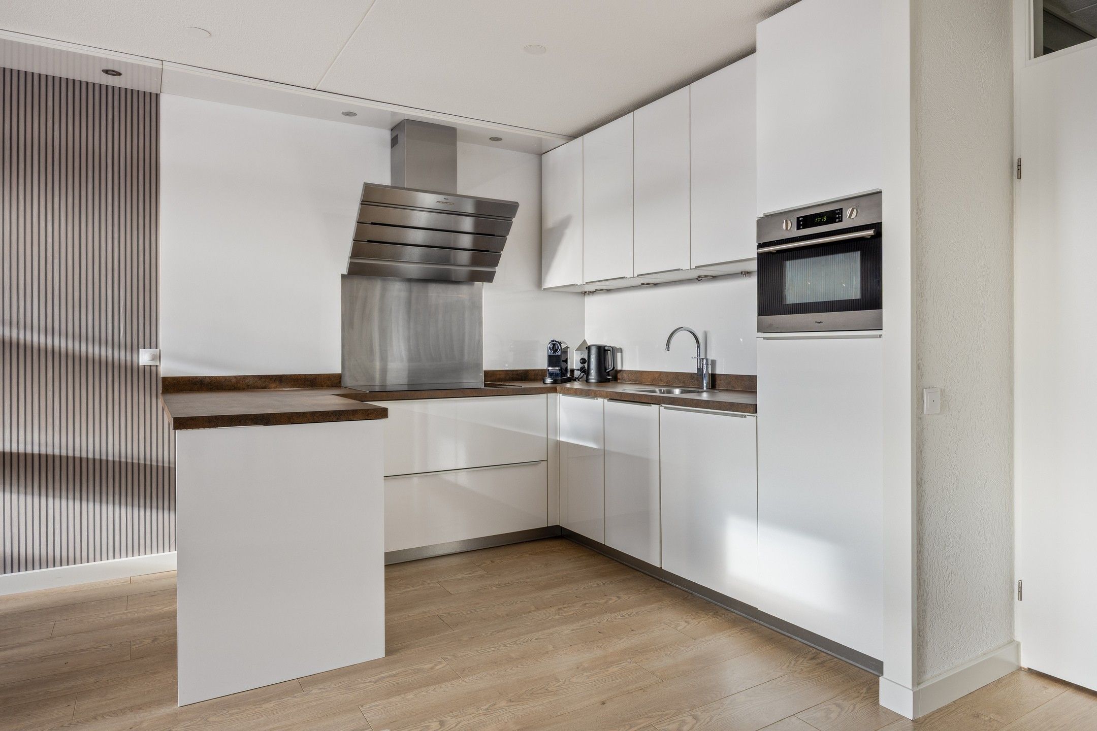 Photo 18 of Dokter Stapenséastraat 11