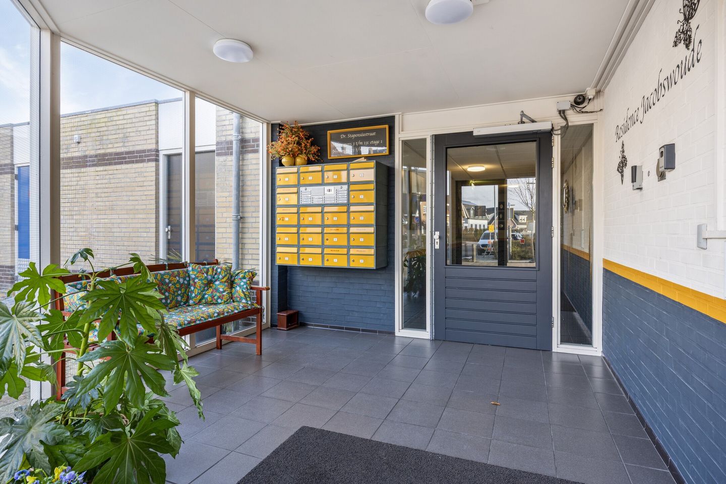 Photo 4 of Dokter Stapenséastraat 11