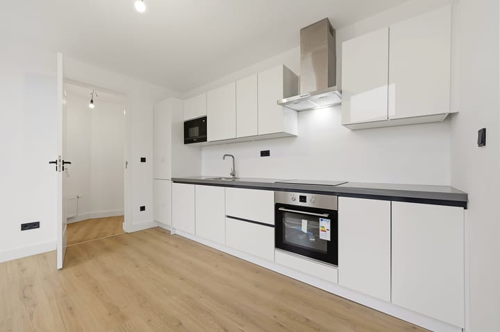 Photo 4 of Weimarstraat 347