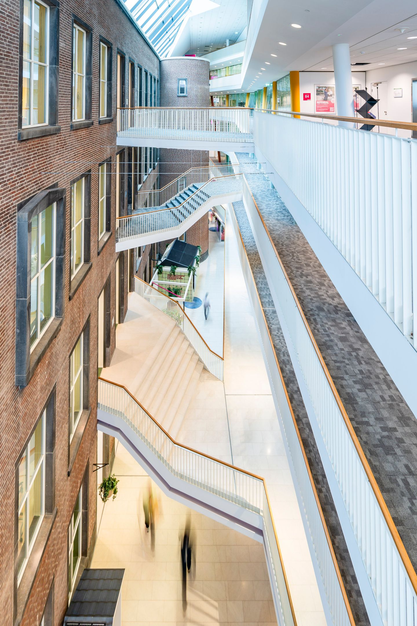 Bekijk foto 5 van Willemsplein 4