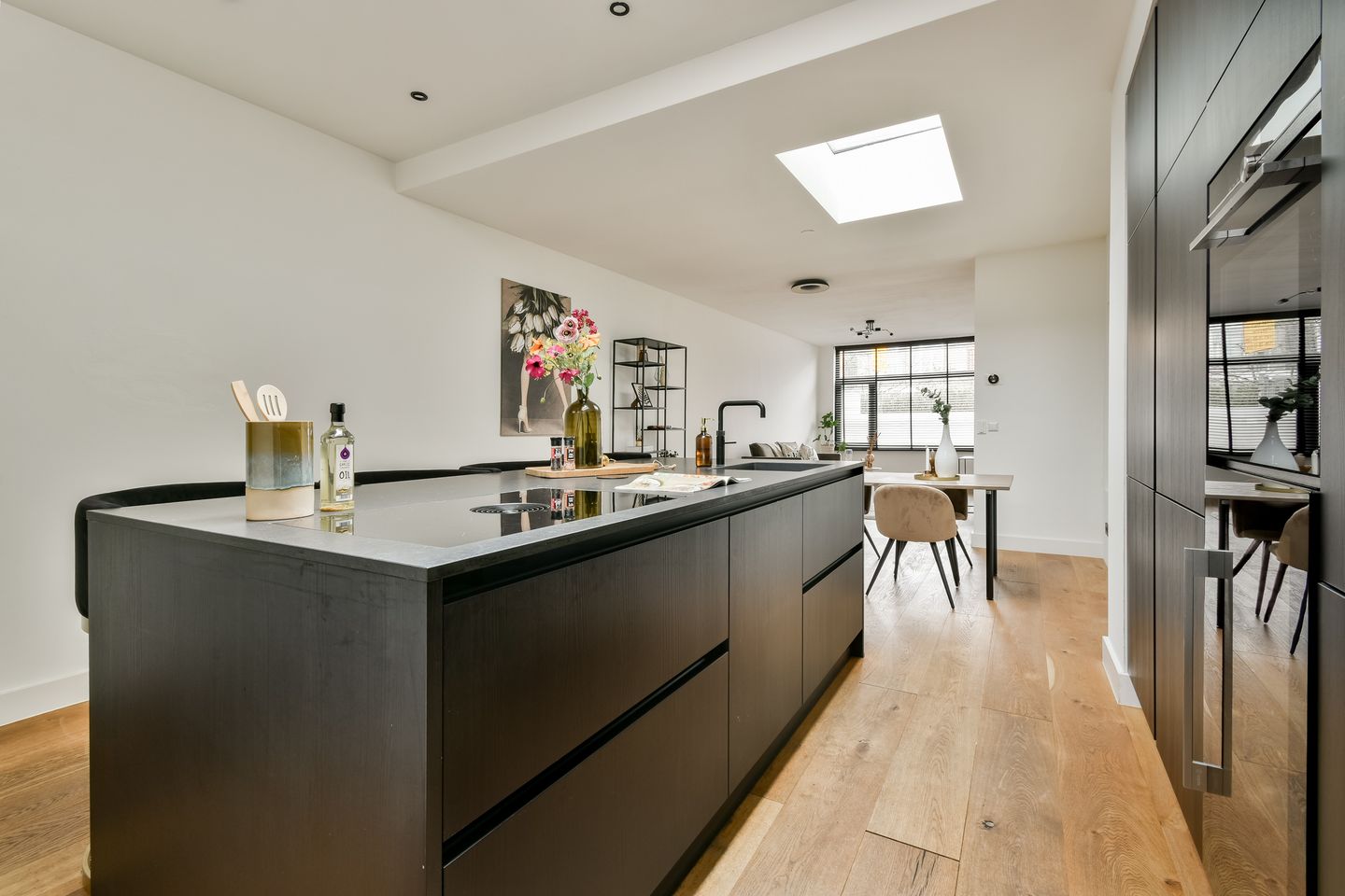 Photo 10 of Van Marumstraat 32