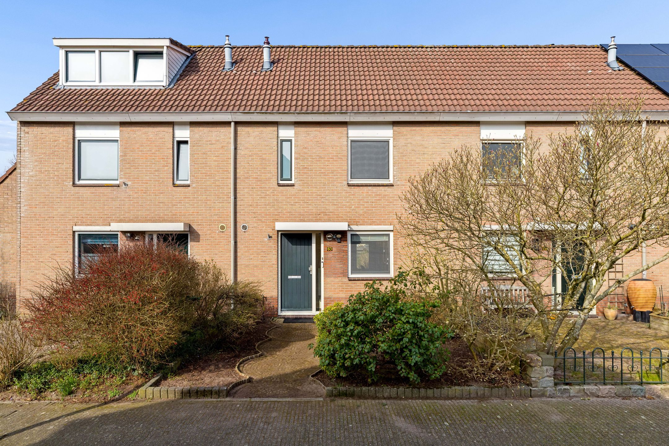 Buying a house in The Netherlands., Schepenen 60