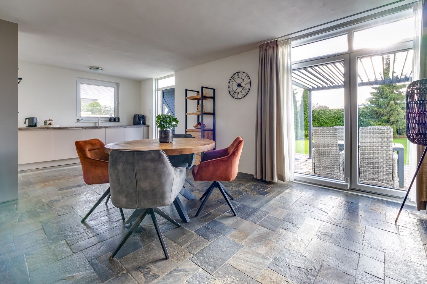 Foto 19 van Roosendaallaan 3