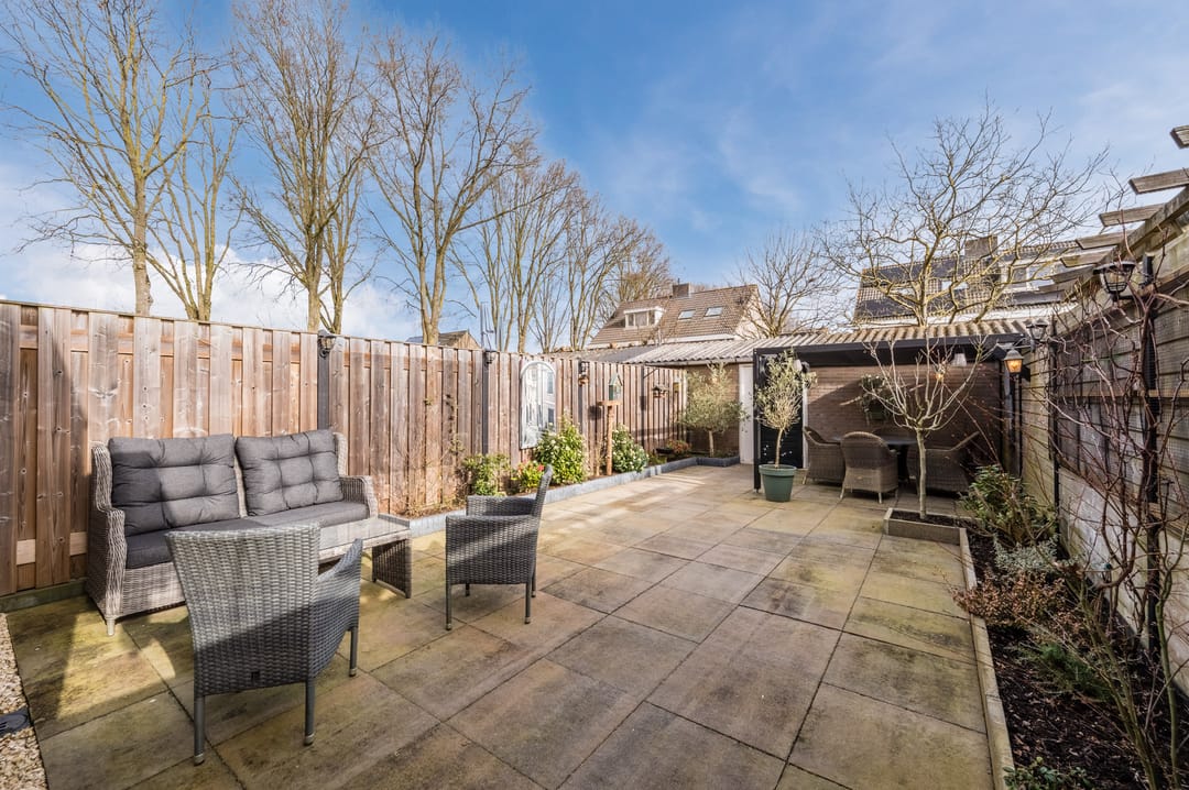 Well maintained extended terraced house with 4 bedrooms and energy label A — 42