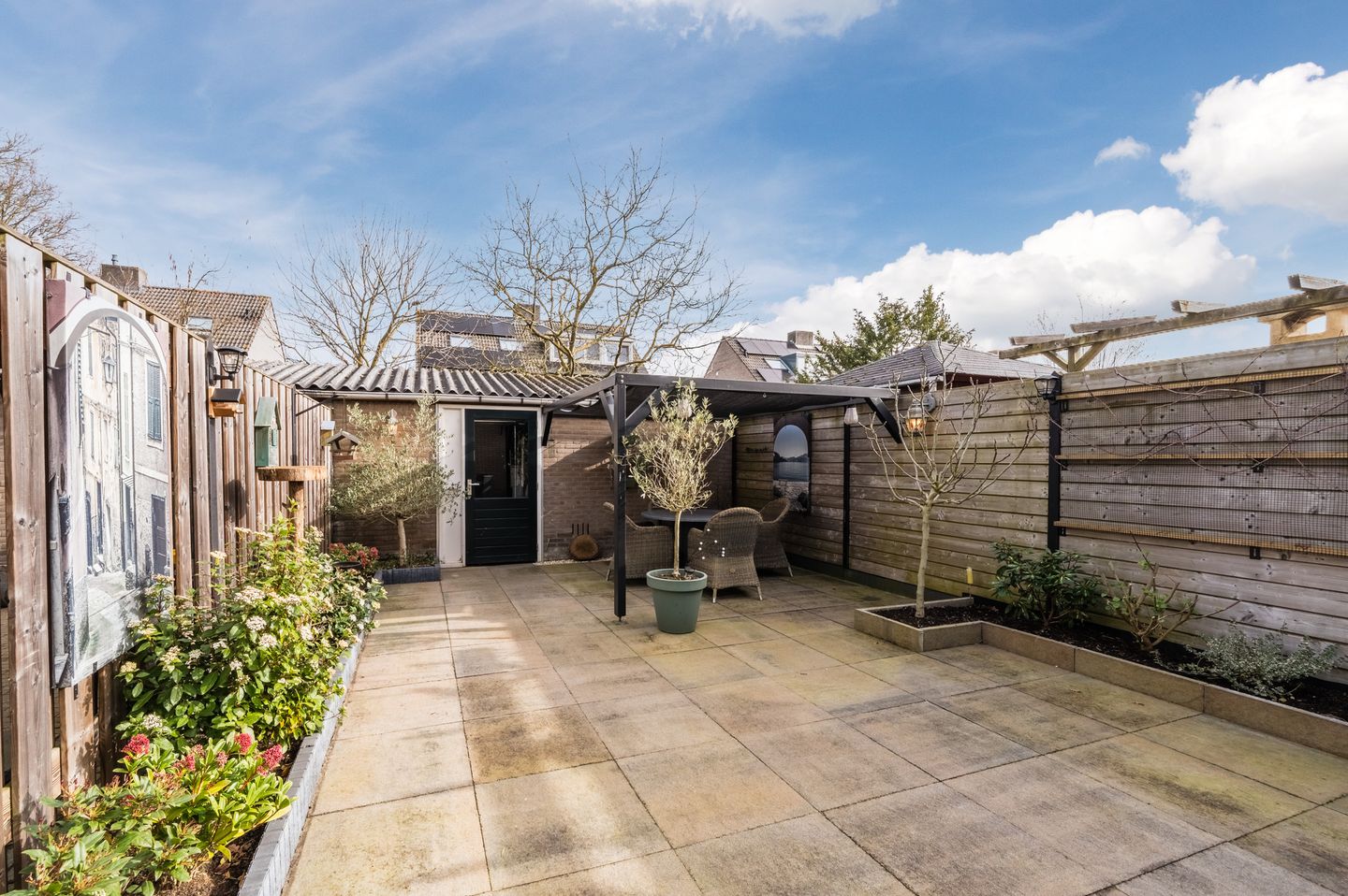 Well maintained extended terraced house with 4 bedrooms and energy label A — 38