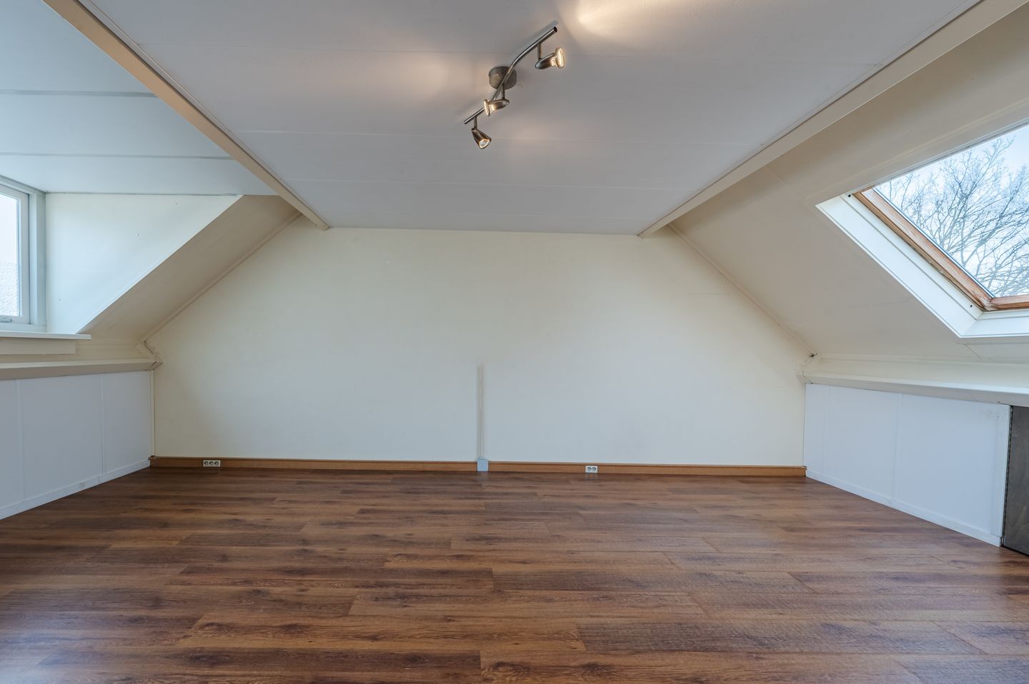 Well maintained extended terraced house with 4 bedrooms and energy label A — 37