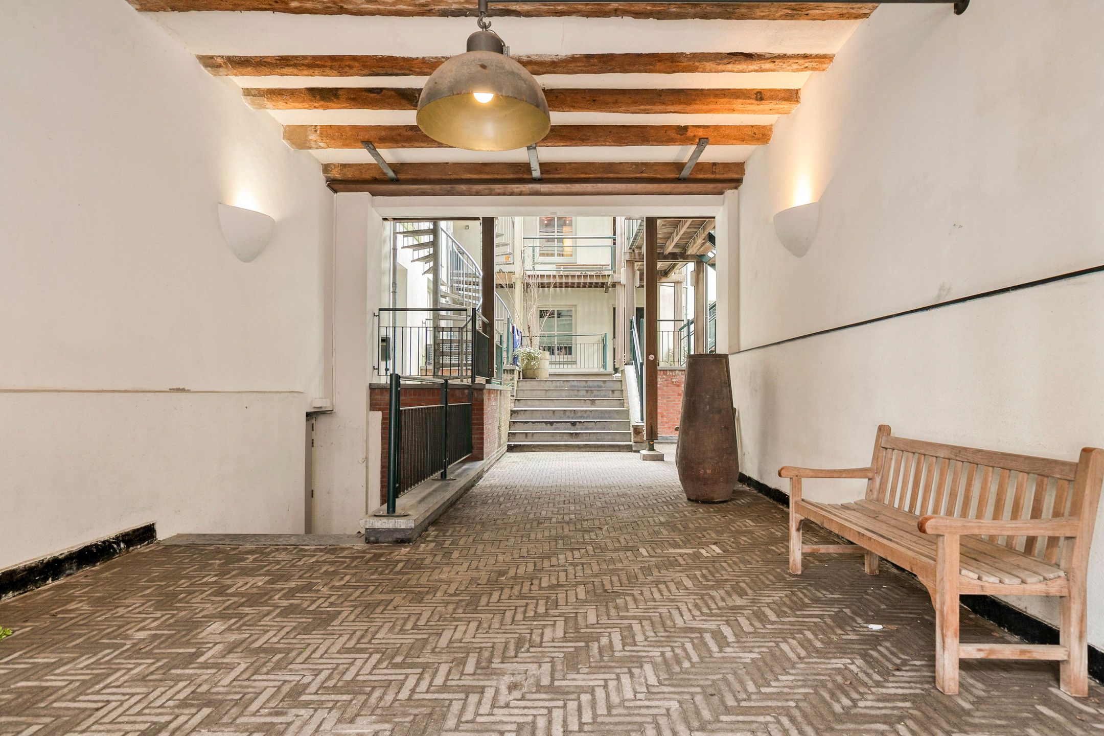 Photo 3 of Nieuwe Uilenburgerstraat 7-E