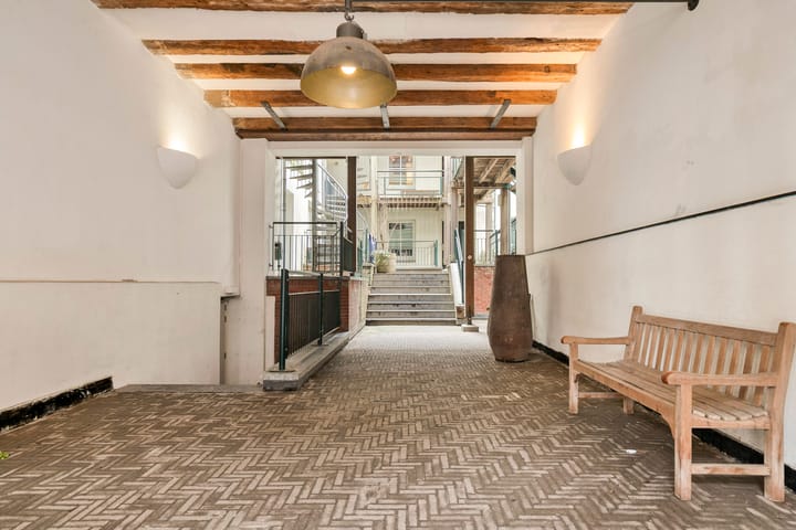 Photo 3 of Nieuwe Uilenburgerstraat 7-E