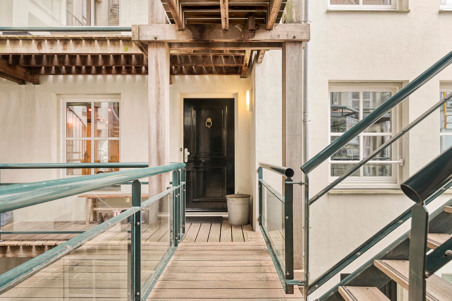 Photo 4 of Nieuwe Uilenburgerstraat 7-E