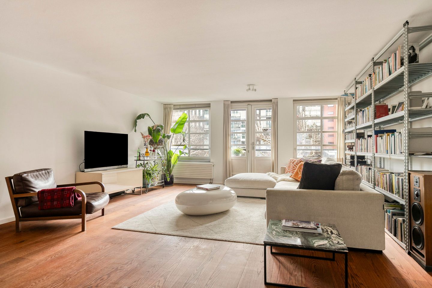 Luxury Canal Living in the Heart of Amsterdam — 12