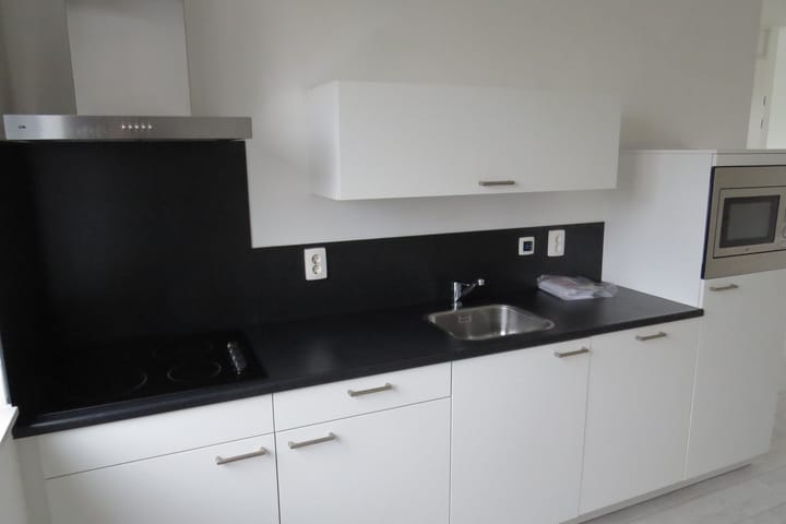 Photo 3 of Medeastraat 7