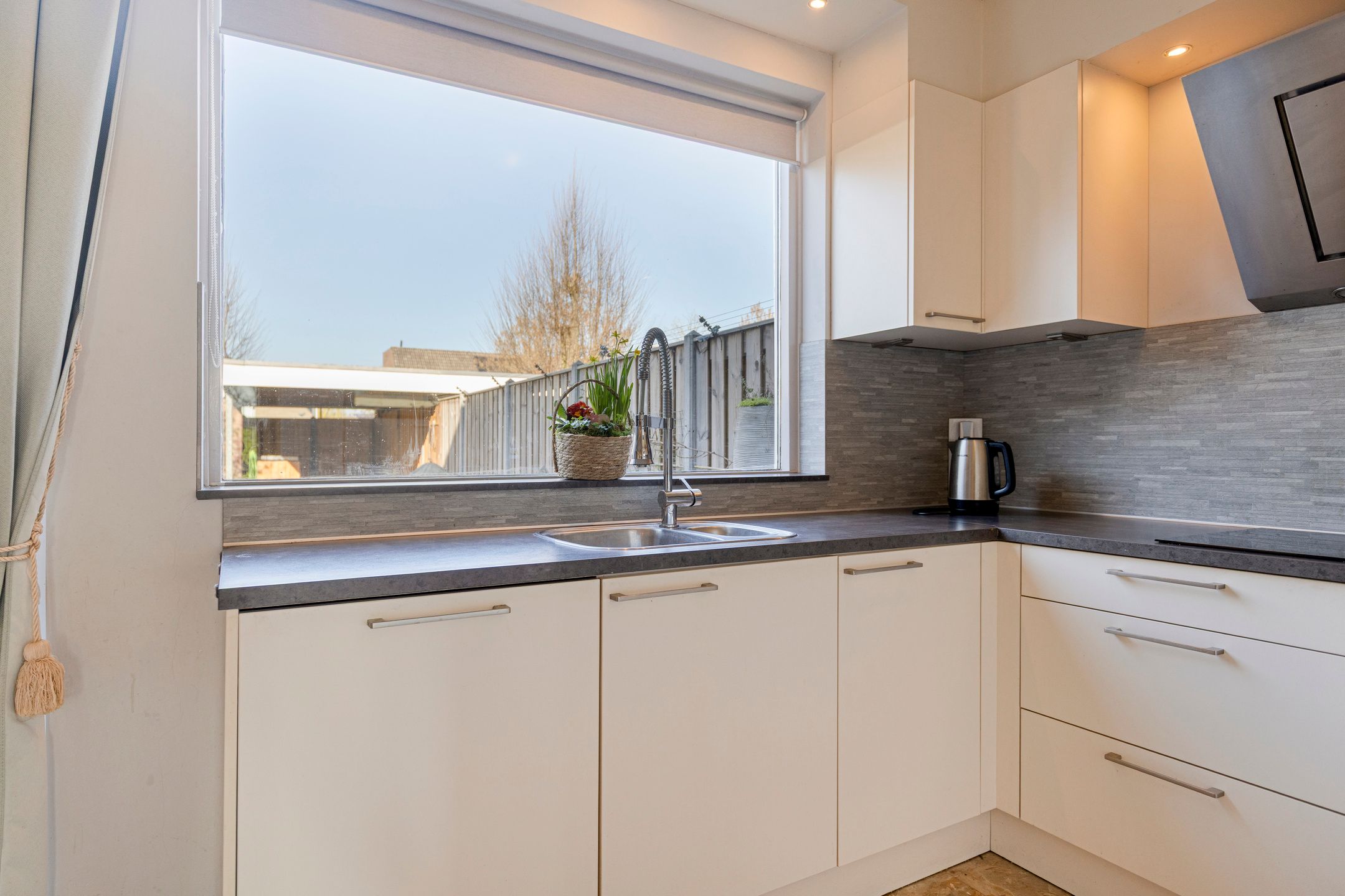 Spacious and energy-efficient family home with deep garden and carport in 's-Hertogenbosch — 12