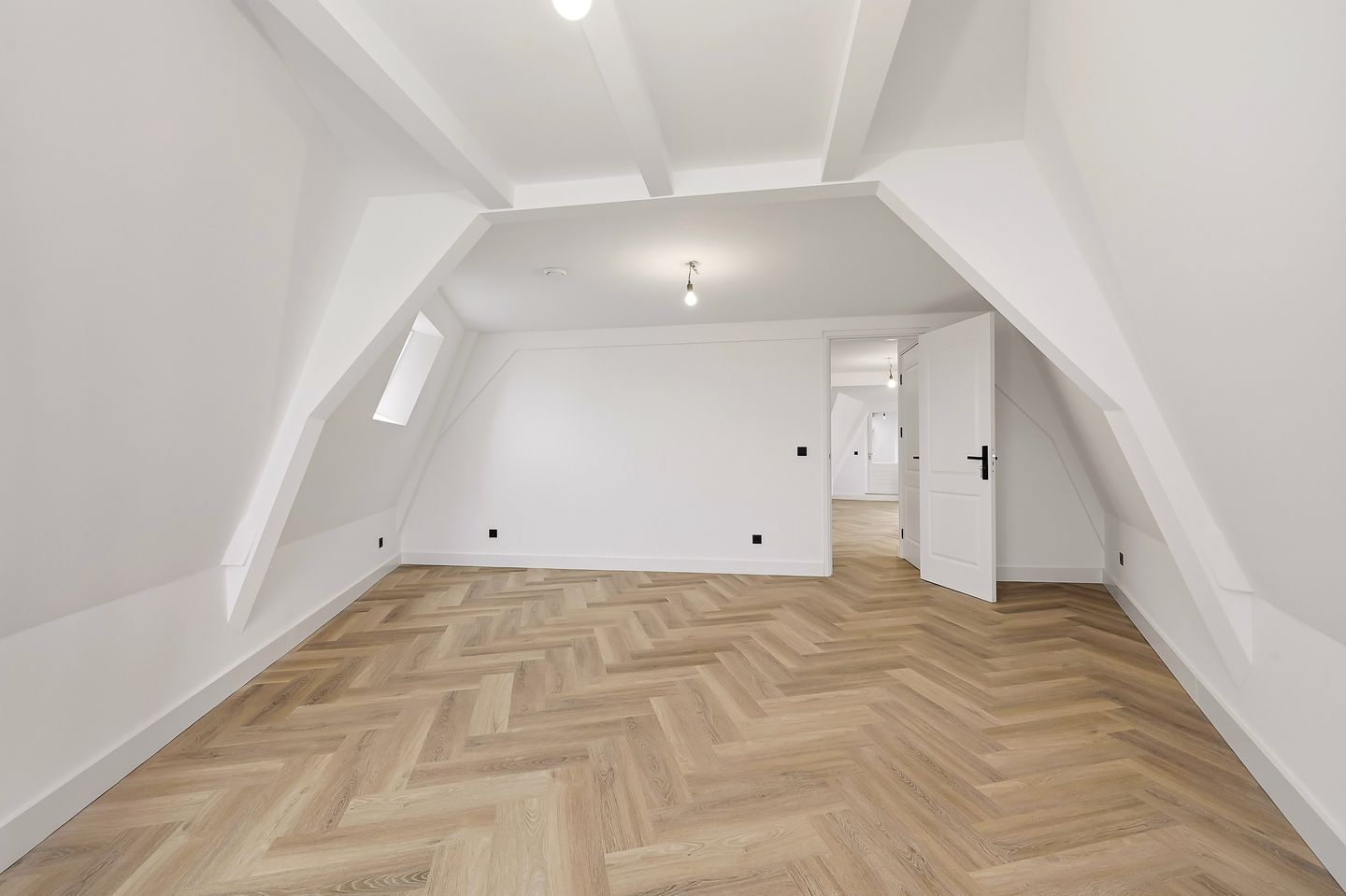 Foto 34 van Weimarstraat 347-1