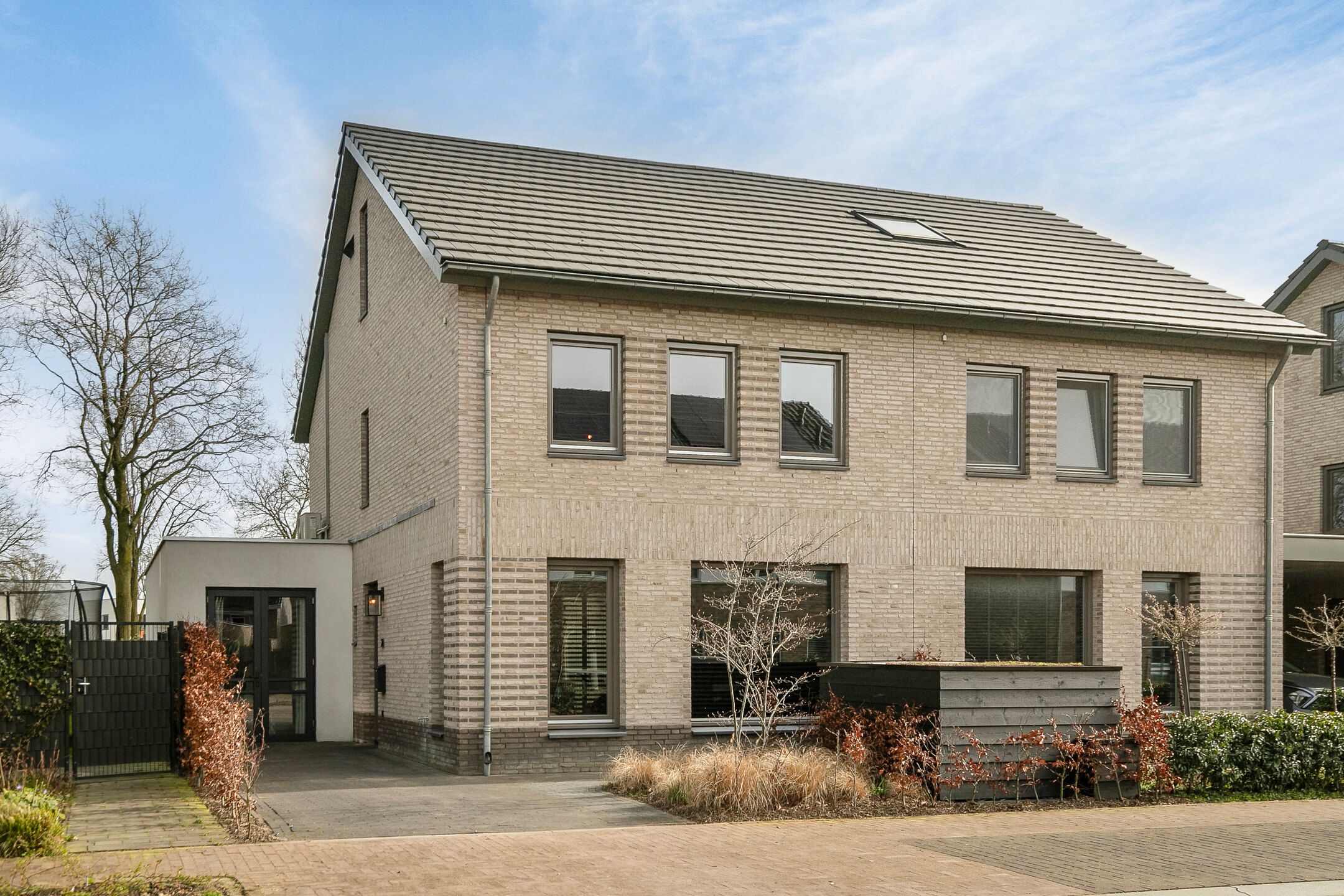 Buying a house in The Netherlands., Garve 28