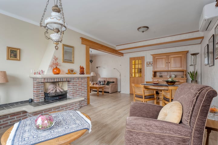 Photo 3 of Vosmeerstraat 22