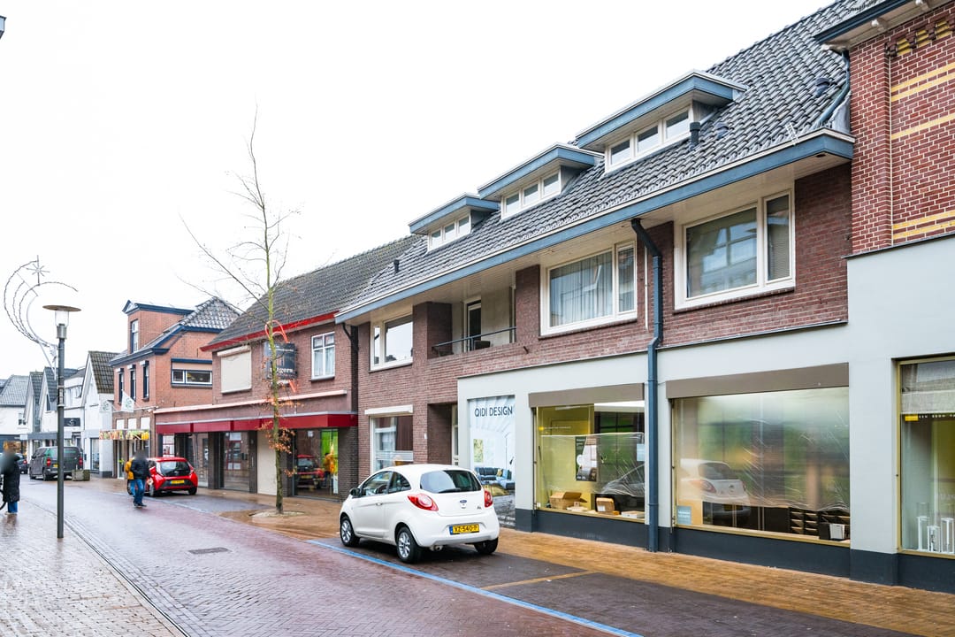 Photo 32 of Spoorstraat 8-A