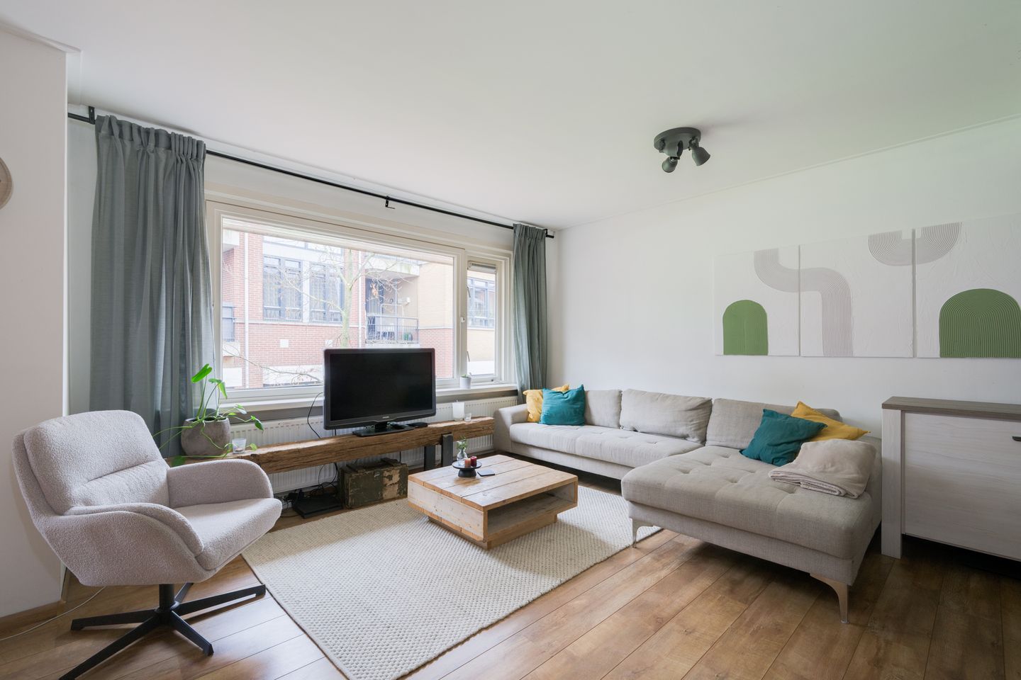 Photo 10 of Spoorstraat 8-A