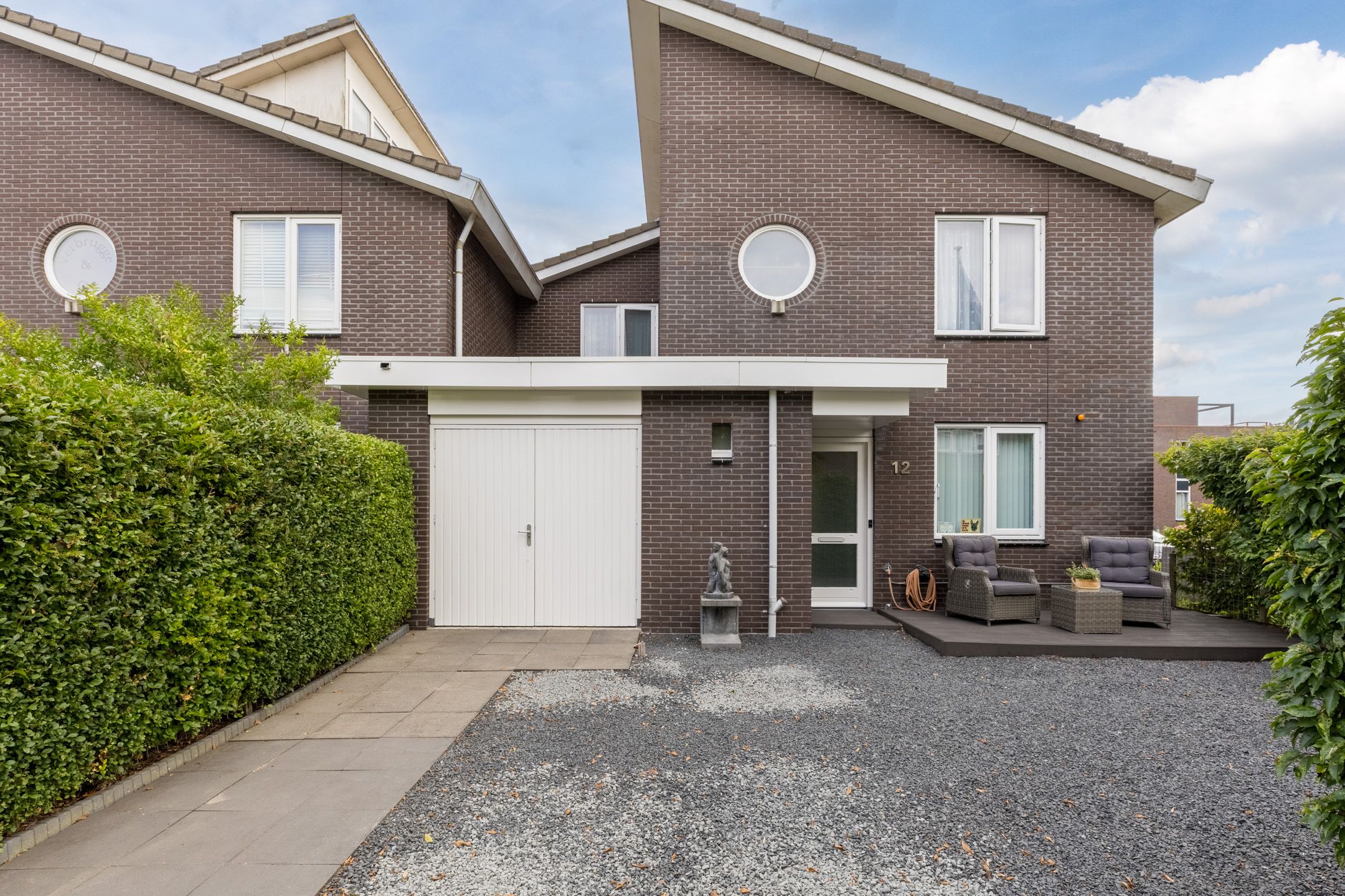 Buying a house in The Netherlands., Linie 12
