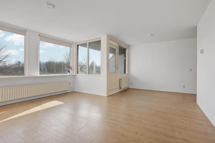 Photo 2 of J.T.P. Bijhouwerhof 85