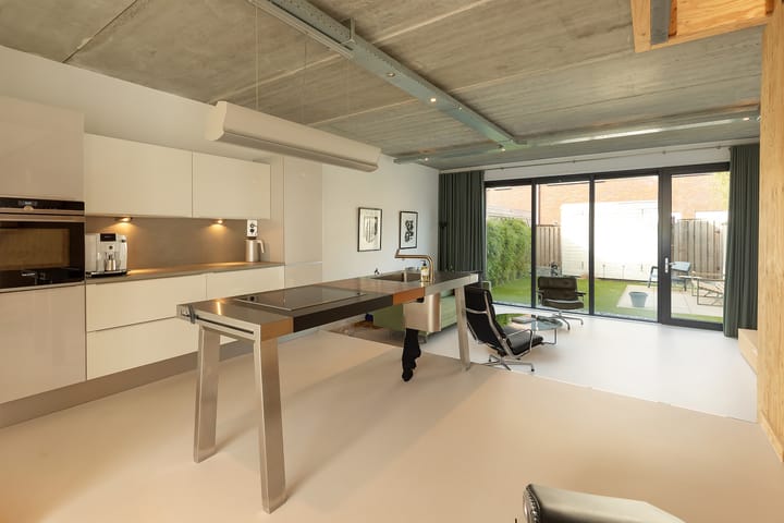 Photo 3 of Rogier van Otterloostraat 19