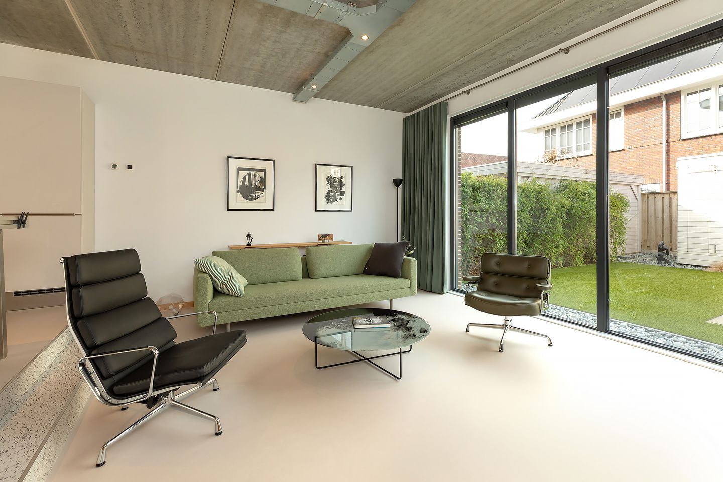 Photo 10 of Rogier van Otterloostraat 19