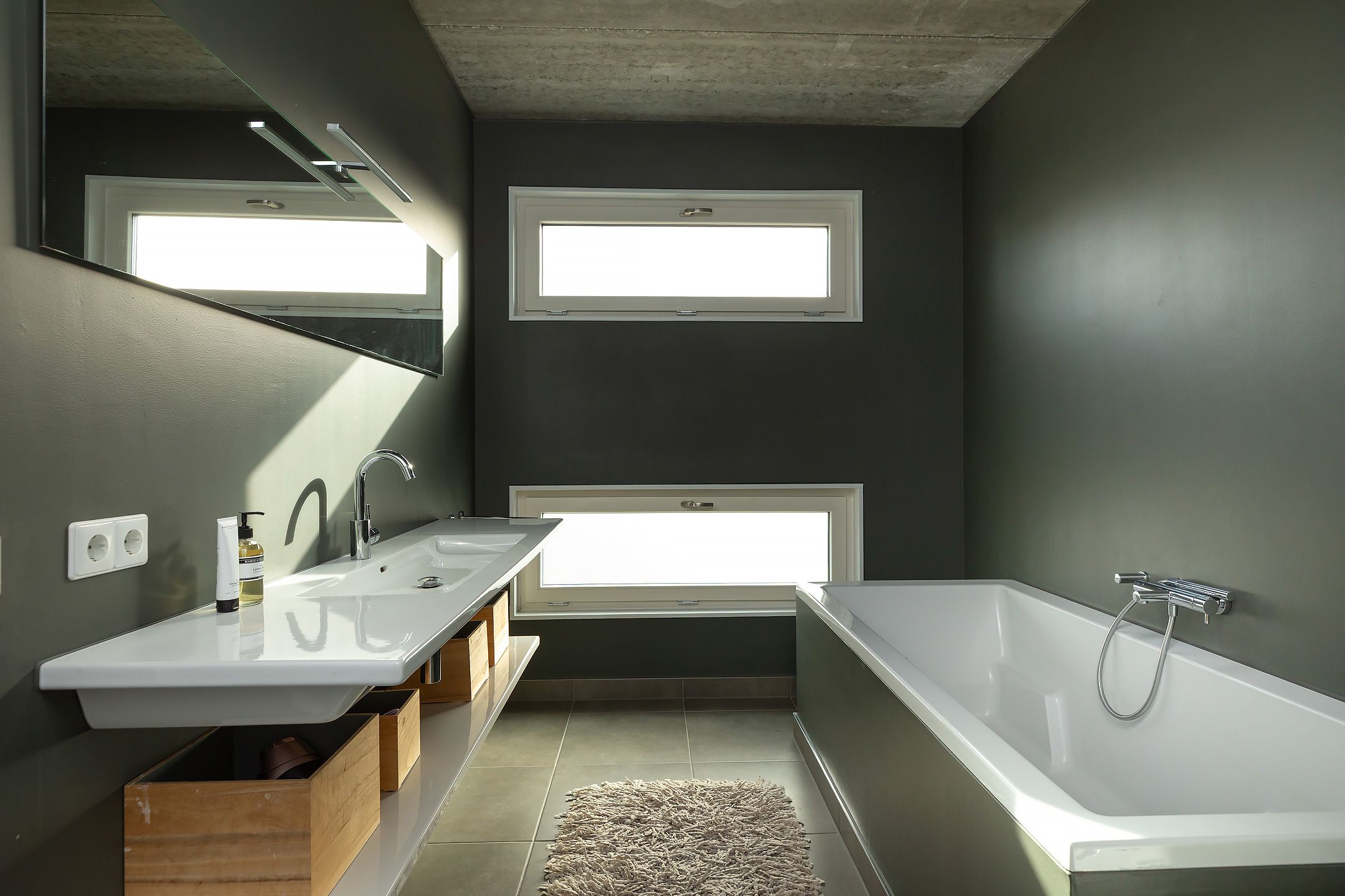 Photo 24 of Rogier van Otterloostraat 19