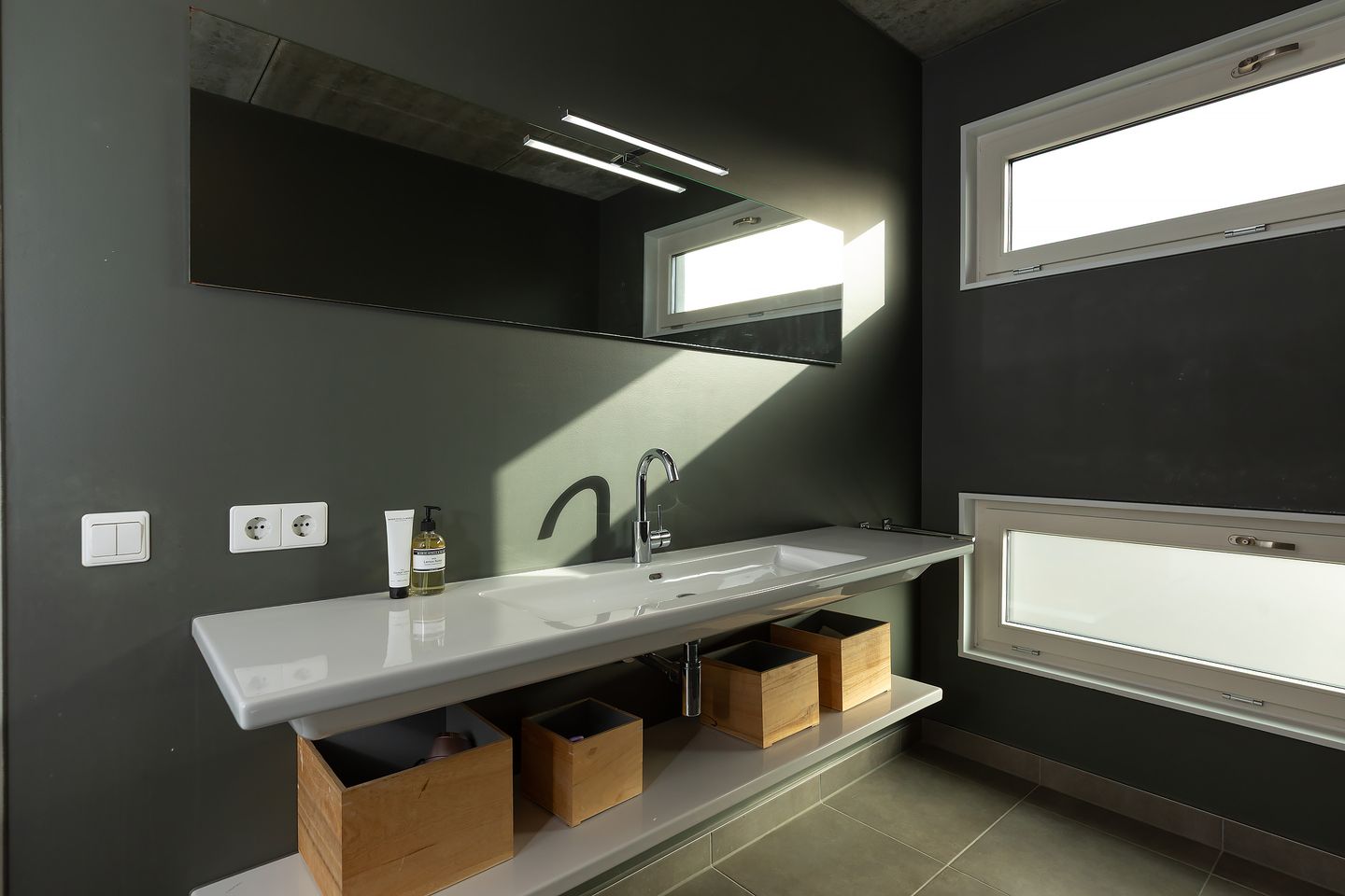 Photo 25 of Rogier van Otterloostraat 19