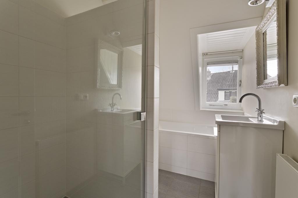 Foto 15 van Cornelis Bakkerlaan 1-A