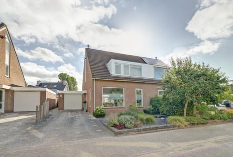 Marga Klompelaan 4 secondary image