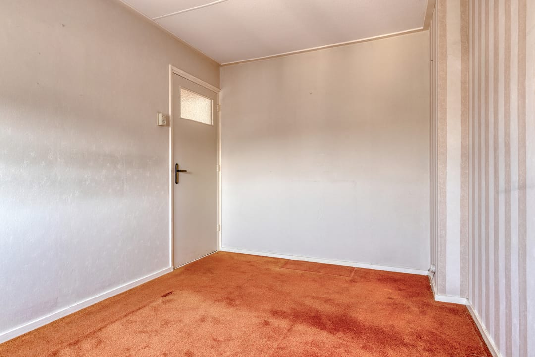 Affordable terraced house with 3 bedrooms and potential in Sint Philipsland — 24