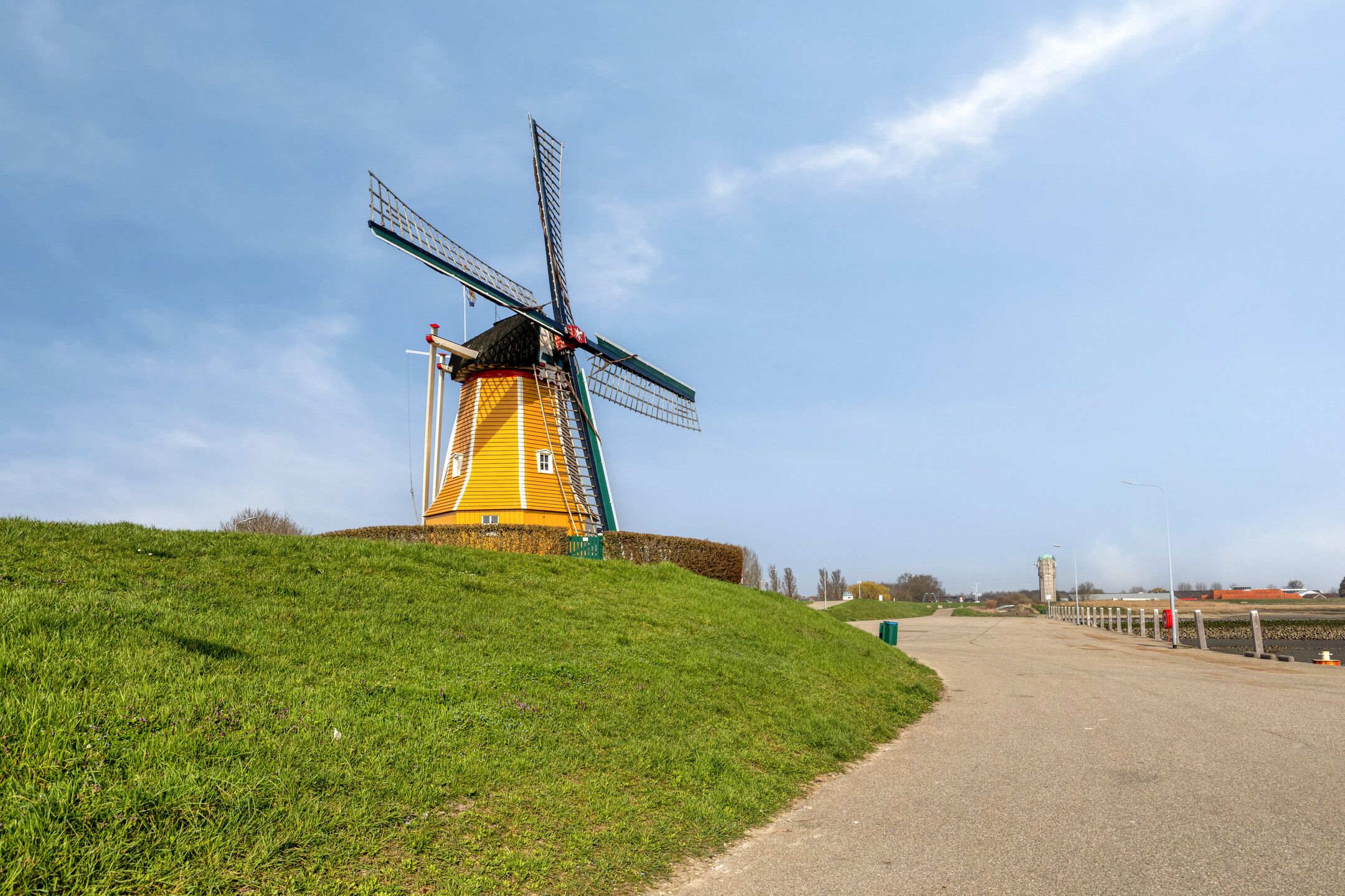 Affordable terraced house with 3 bedrooms and potential in Sint Philipsland — 47