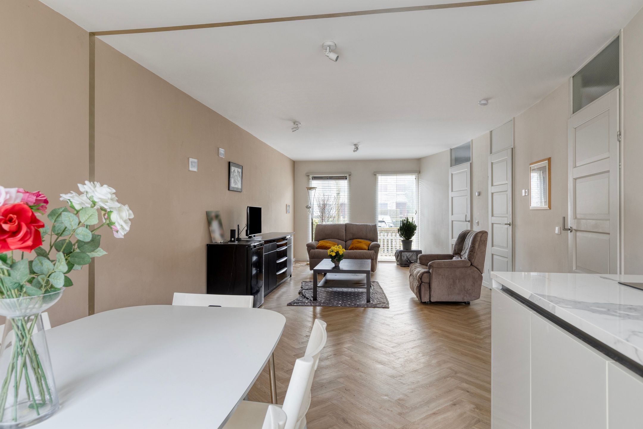 Modern and Luxurious Finished Residence with 122m² Living Space in Hoofddorp — 12