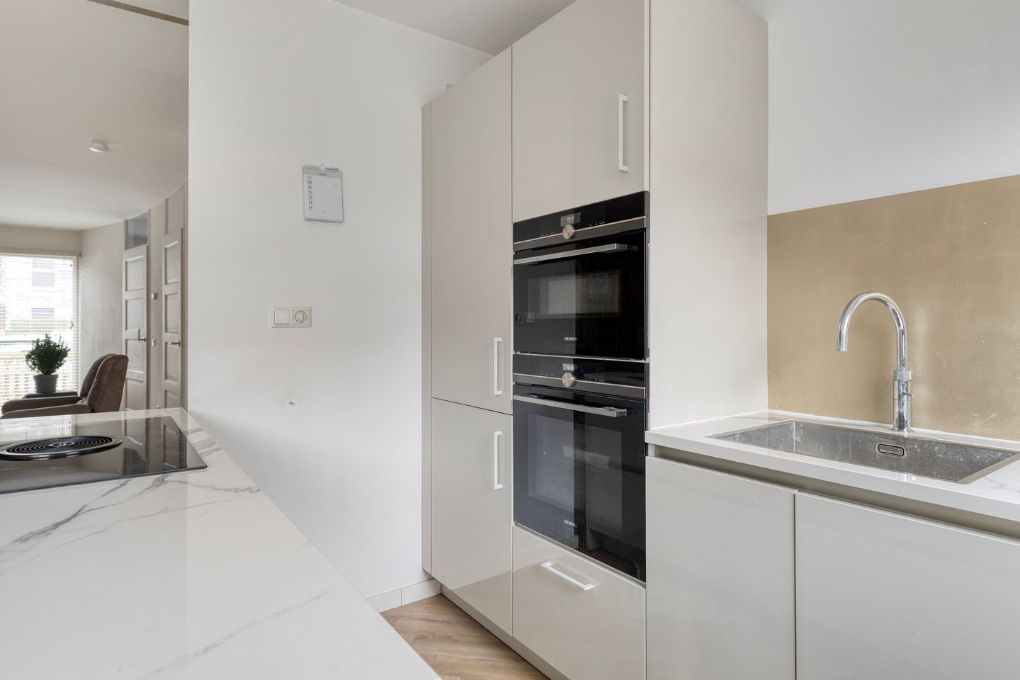 Modern and Luxurious Finished Residence with 122m² Living Space in Hoofddorp — 14