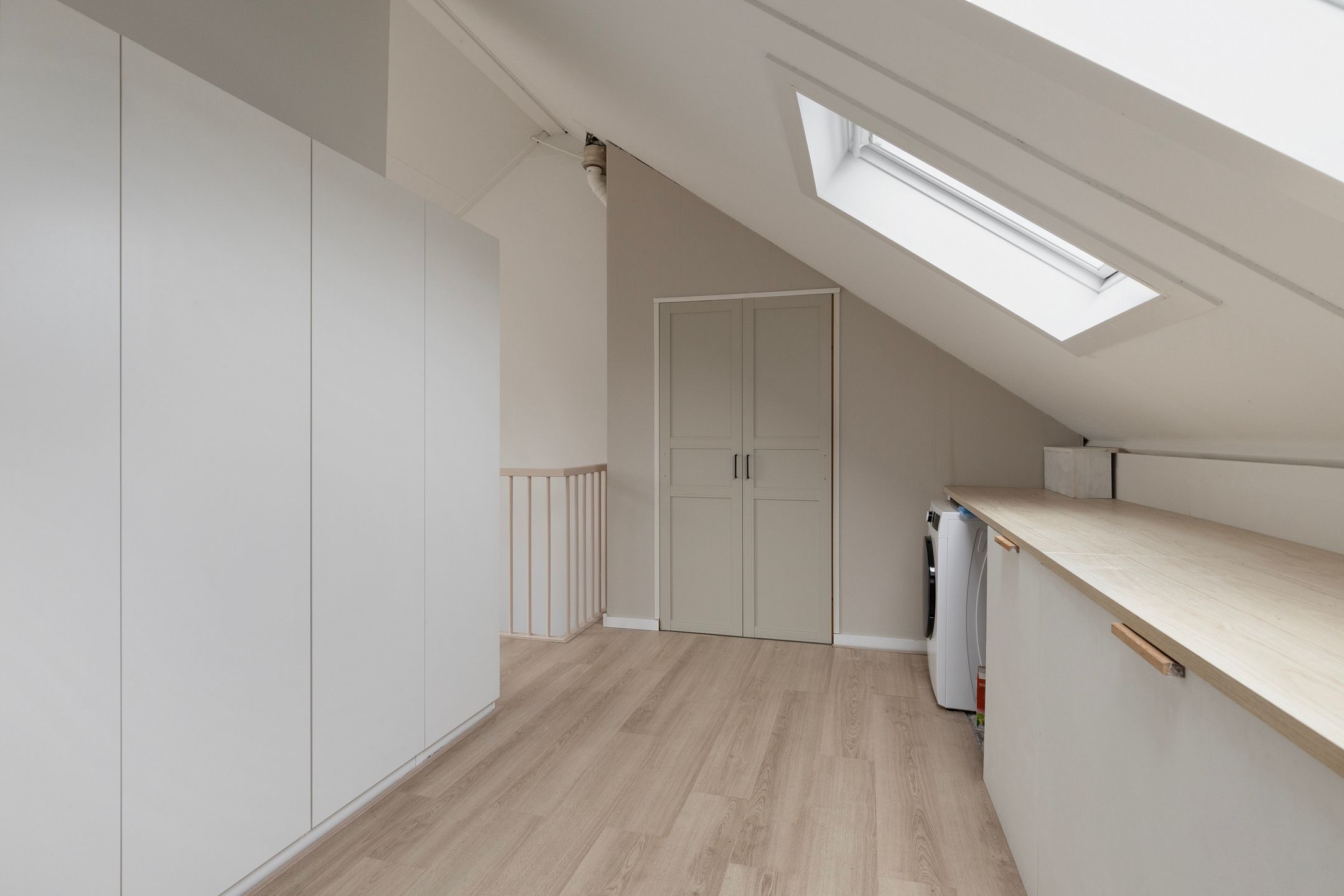 Modern and Luxurious Finished Residence with 122m² Living Space in Hoofddorp — 30