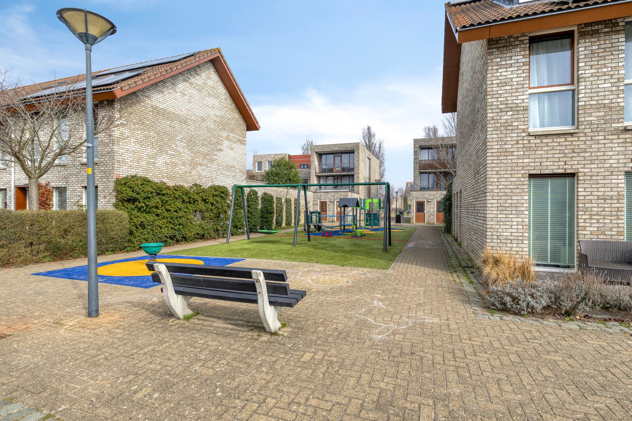 Modern and Luxurious Finished Residence with 122m² Living Space in Hoofddorp — 33