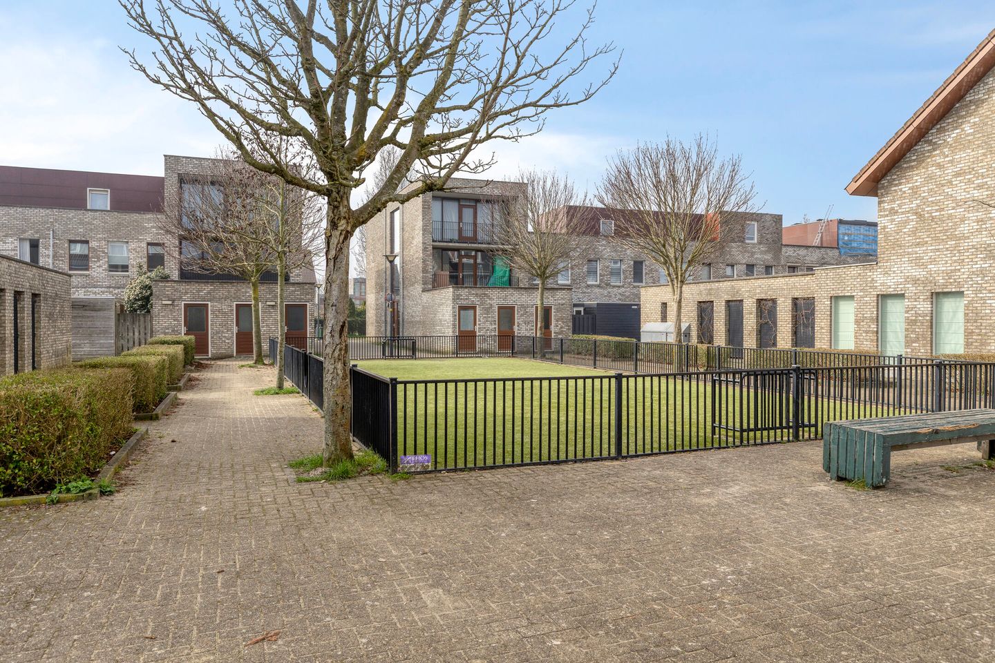 Modern and Luxurious Finished Residence with 122m² Living Space in Hoofddorp — 34