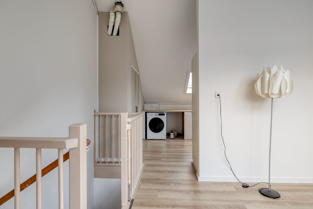 Modern and Luxurious Finished Residence with 122m² Living Space in Hoofddorp — 28