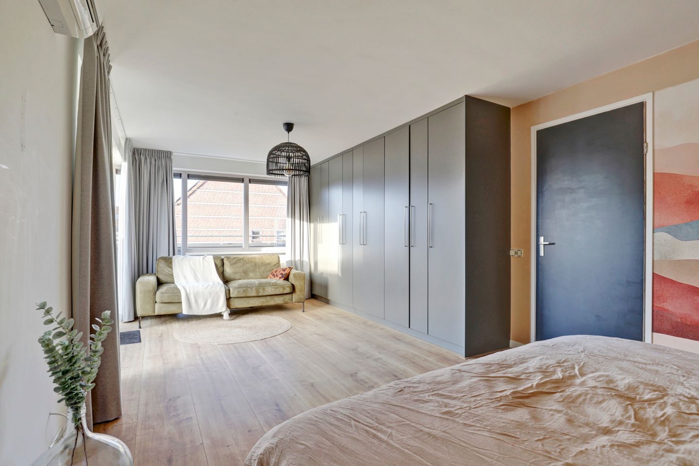 Spacious semi-detached home with garage, solar panels and modern amenities — 20