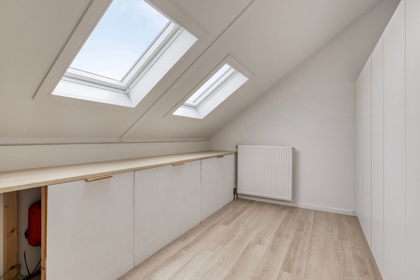 Modern and Luxurious Finished Residence with 122m² Living Space in Hoofddorp — 29