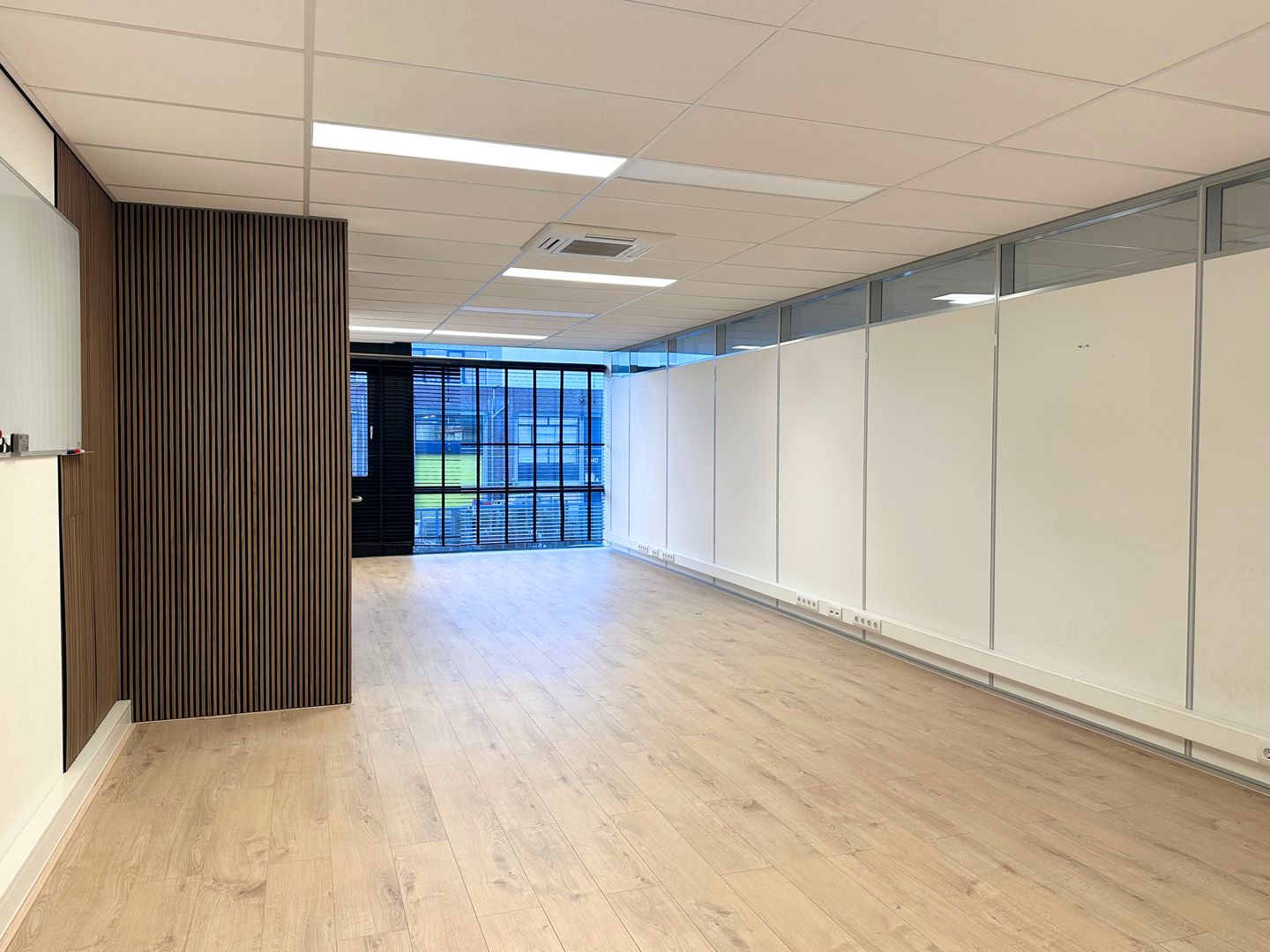 Bekijk foto 4 van De Trompet 1757