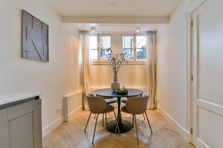 Photo 5 of Amstel 204-B