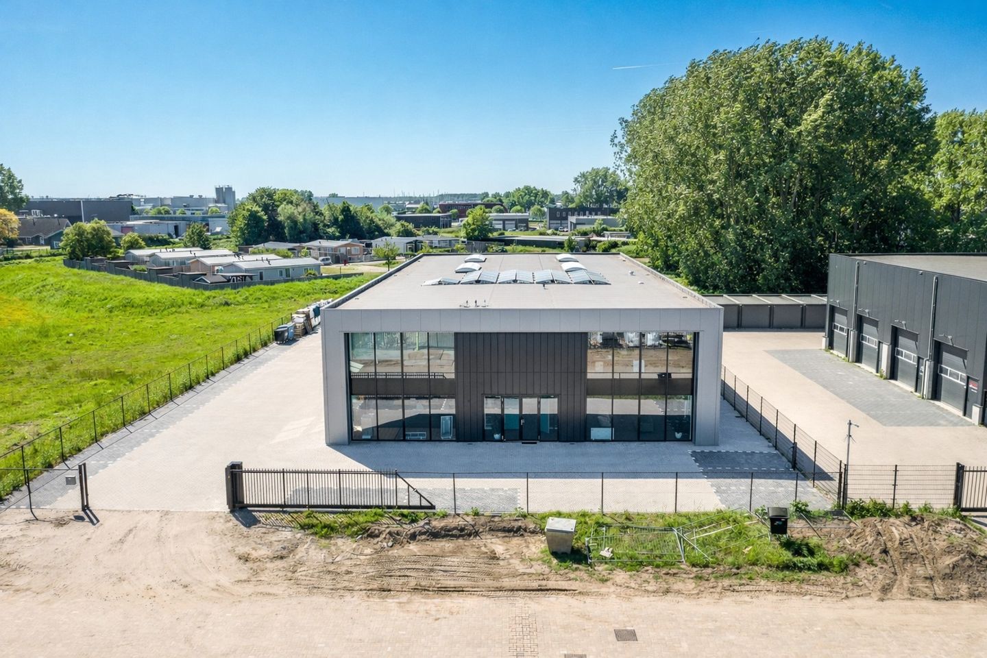 View photo 1 of Dwarsvaartweg 6