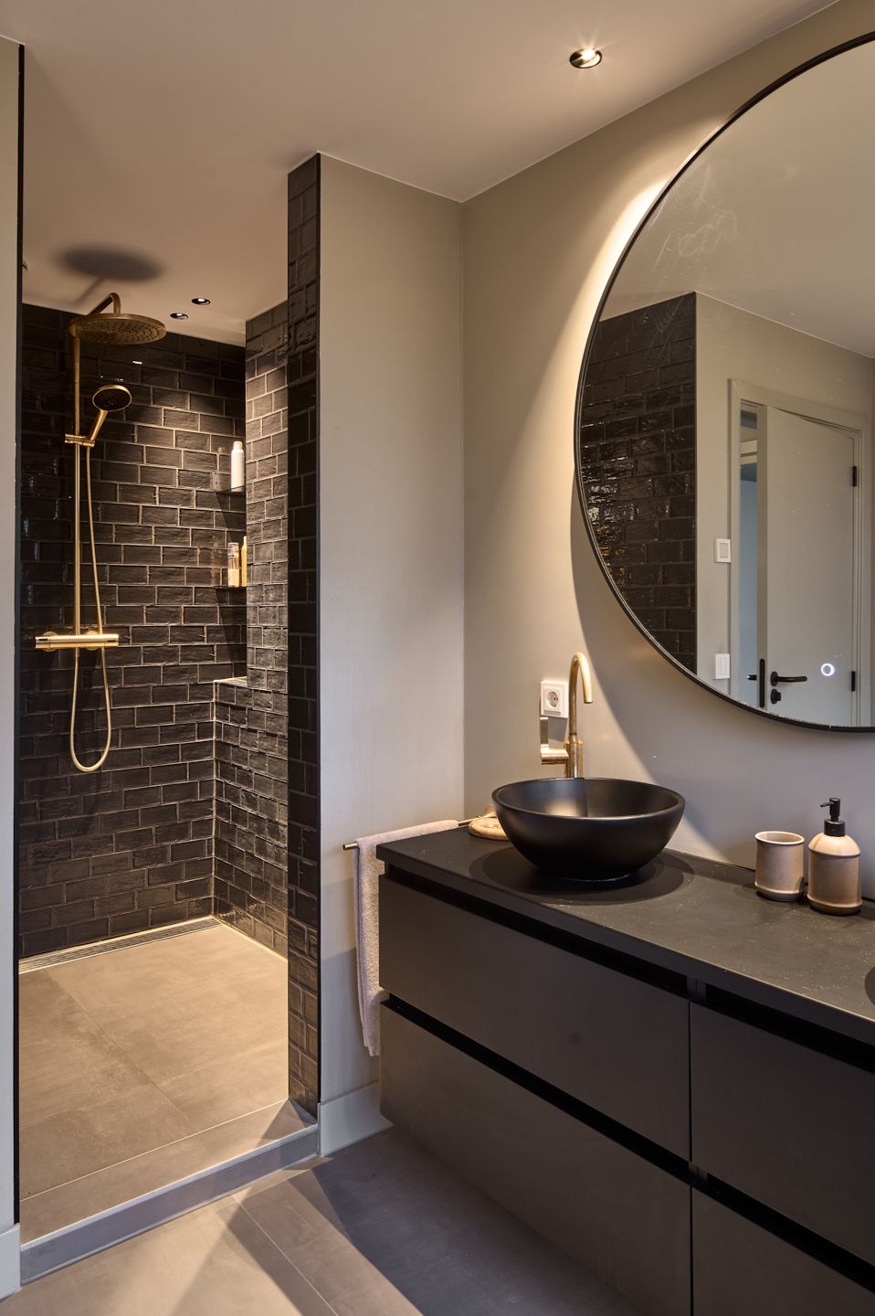 Luxurious Renovated Villa in Geldrop Designed by Remy Meijers — 31