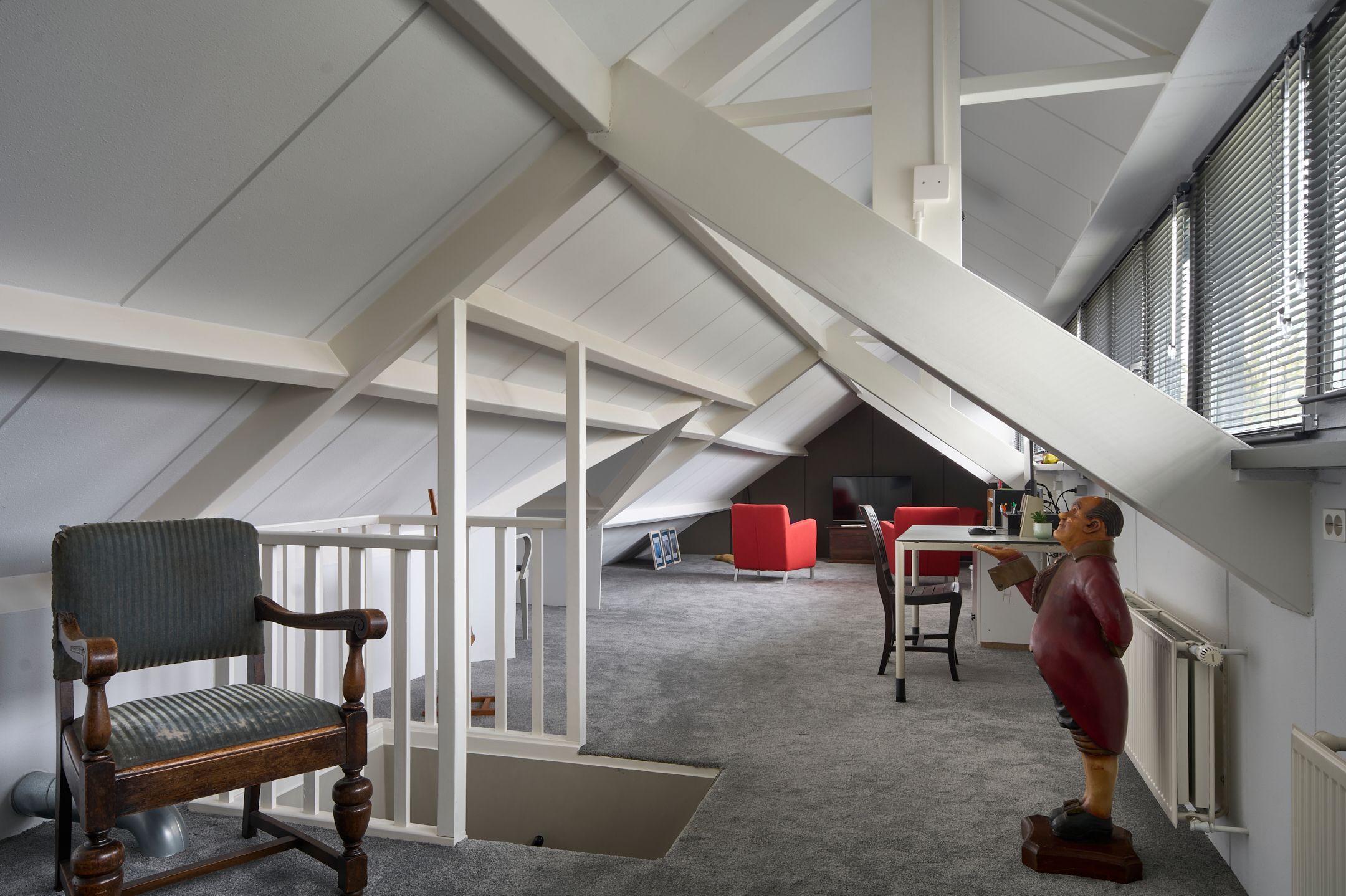 Luxurious Renovated Villa in Geldrop Designed by Remy Meijers — 33